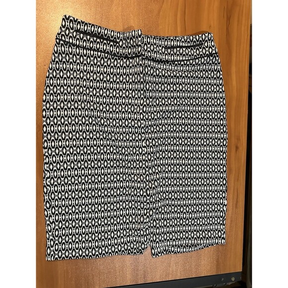 Carole Little Dresses & Skirts - Carole Little Geometric Print Pencil Skirt Black White Size 10